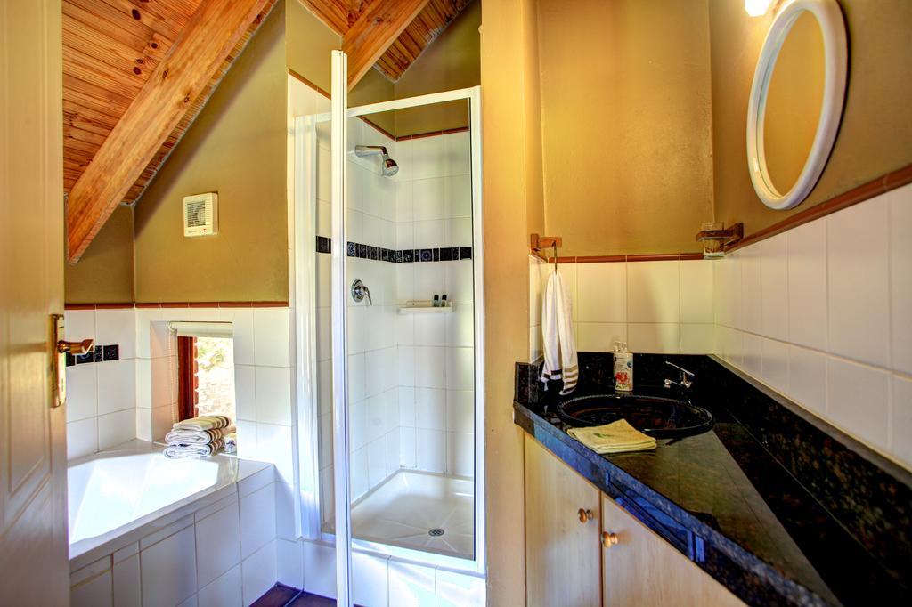 The Loerie'S View Villa Wilderness Room photo